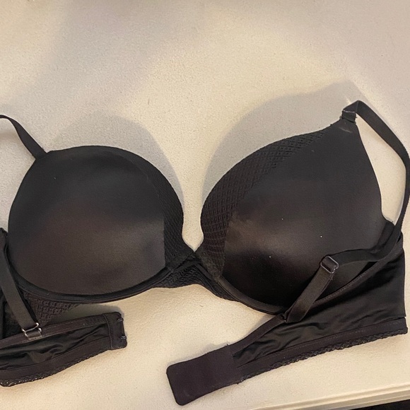 Ambrielle Elegant Black Bra - Picture 1 of 3